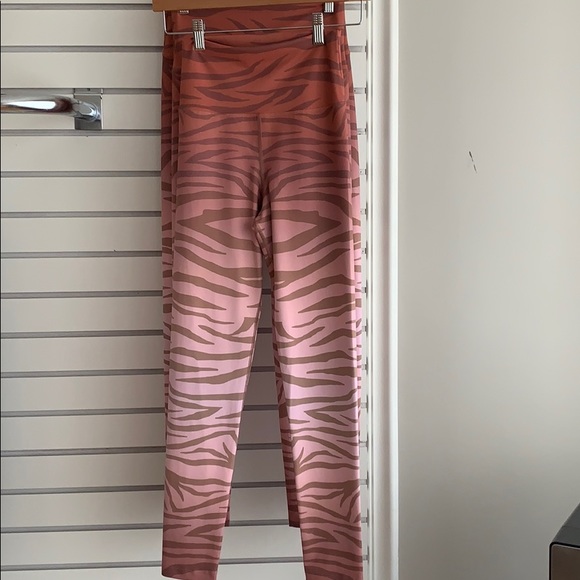 NWT Beach Riot Piper Legging - Picture 2 of 3